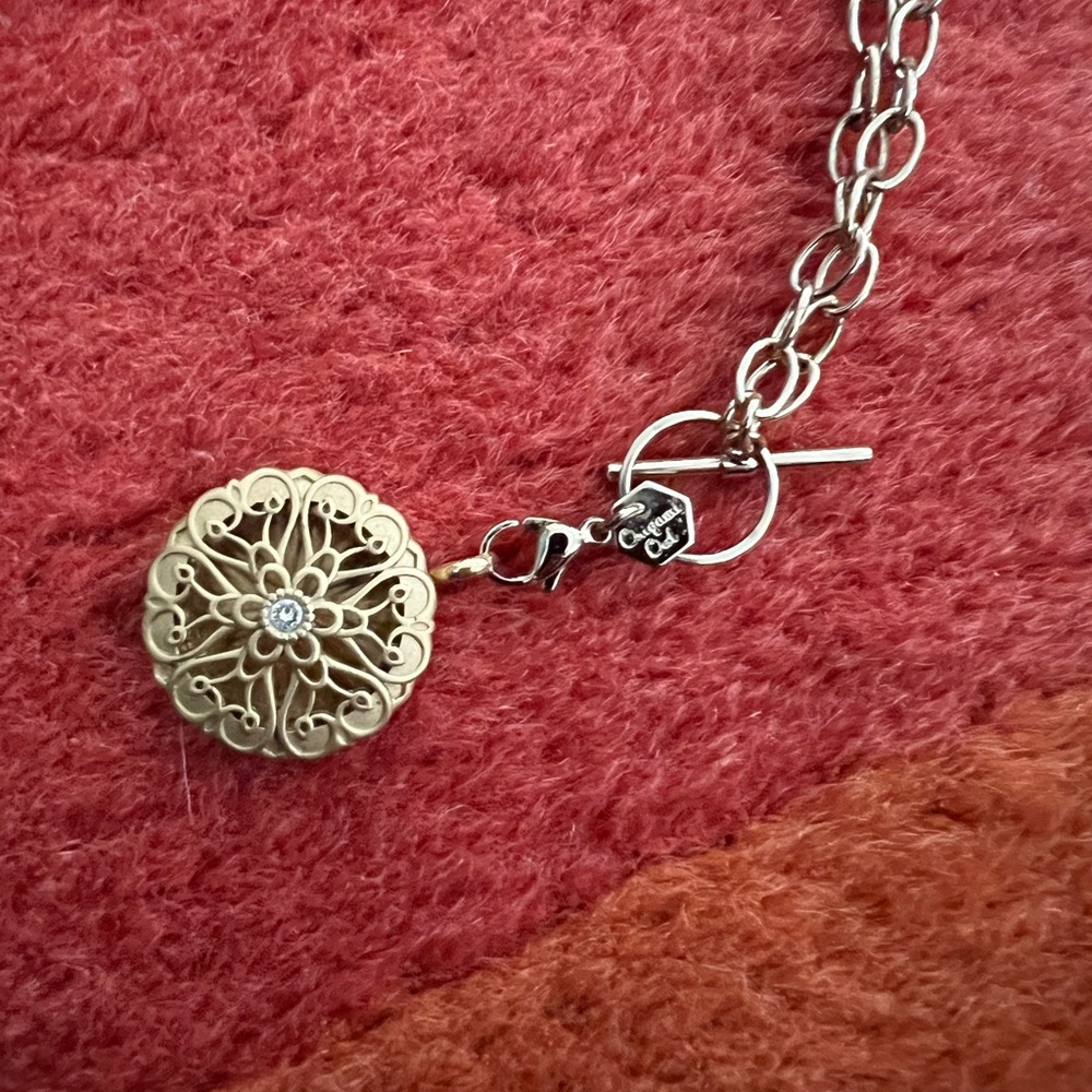 ORIGAMI OWL Large Gold Sentiments Lace Locket with Swarovski Crystal EUC
